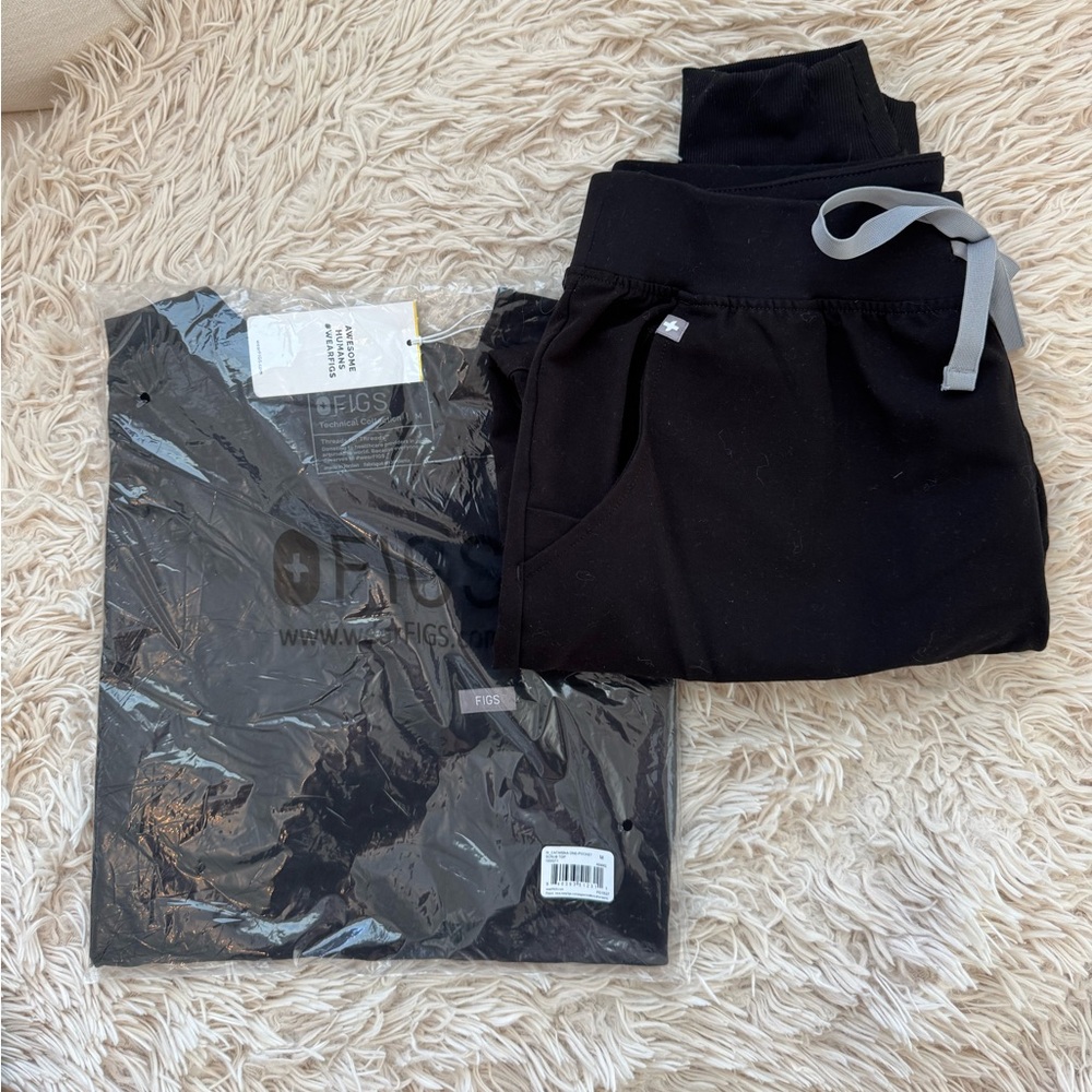 Figs Black scrub set - Zamora jogger & Catarina top (both size M)